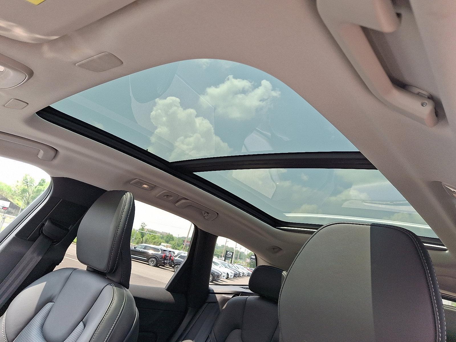 2022 Volvo XC60 Vehicle Photo in Trevose, PA 19053