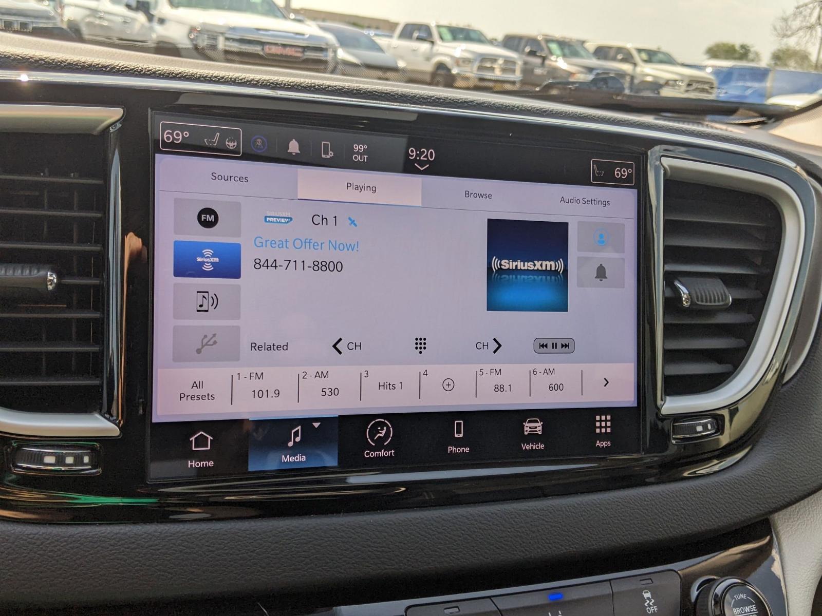 2022 Chrysler Pacifica Vehicle Photo in Seguin, TX 78155