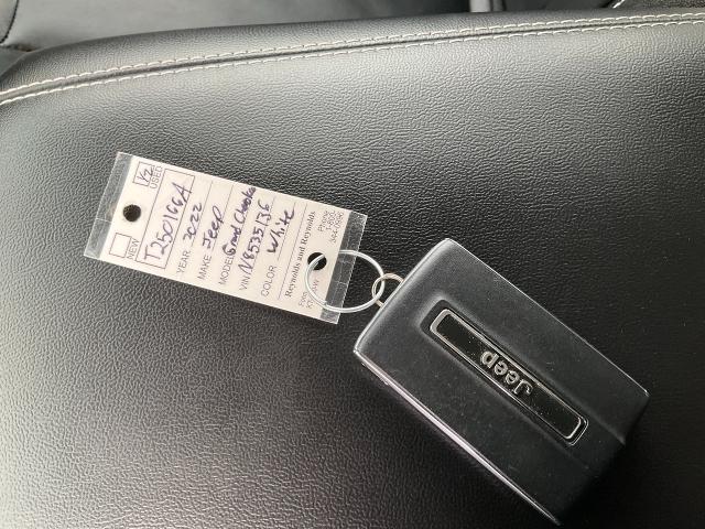 2022 Jeep Grand Cherokee L Vehicle Photo in Kaukauna, WI 54130