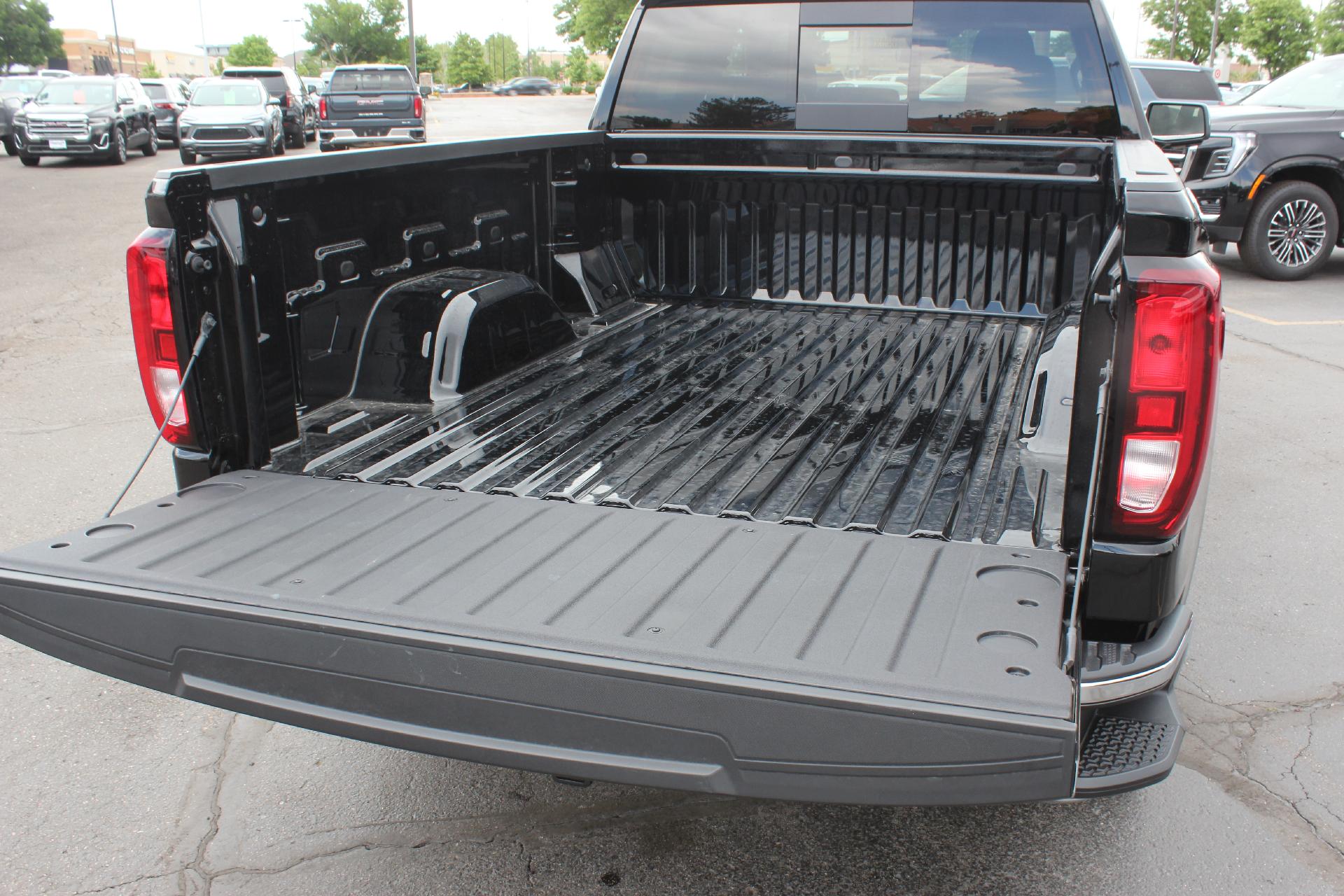 2025 GMC Sierra 1500 Vehicle Photo in AURORA, CO 80012-4011