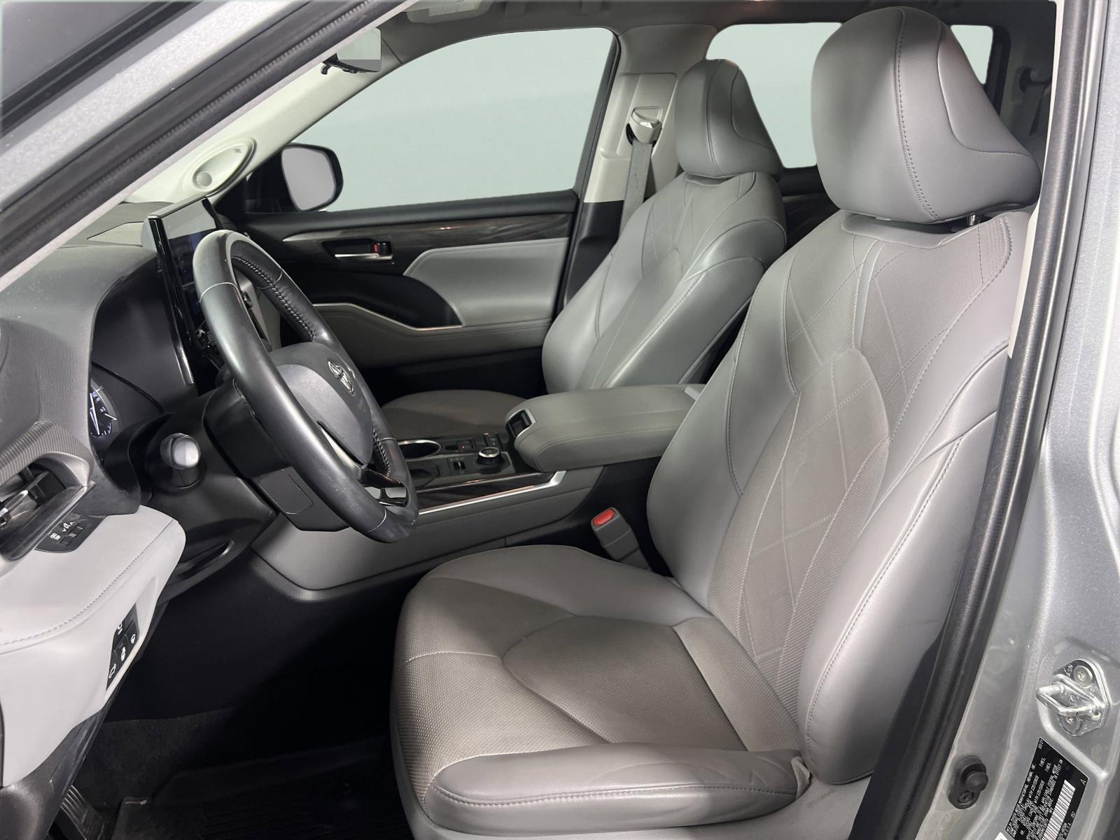 2021 Toyota Highlander Vehicle Photo in Georgetown, TX 78626