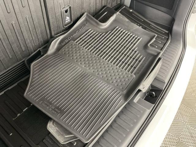 2024 Toyota Highlander Vehicle Photo in GILBERT, AZ 85297-0402