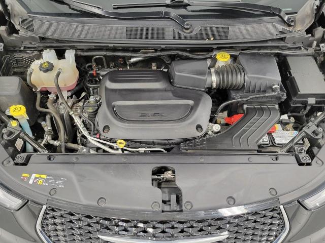 2023 Chrysler Pacifica Vehicle Photo in Neenah, WI 54956