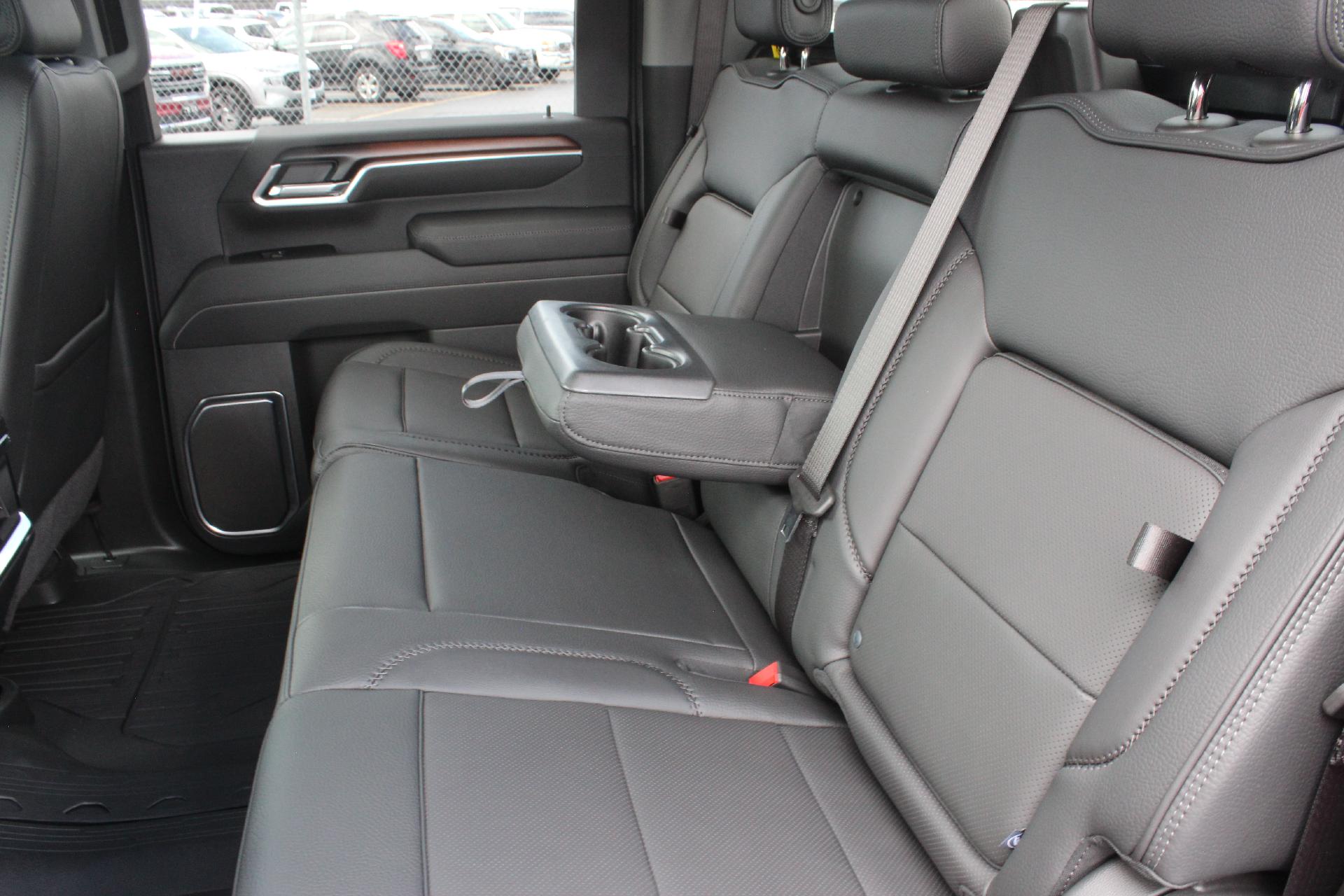 2025 GMC Sierra 2500 HD Vehicle Photo in AURORA, CO 80012-4011