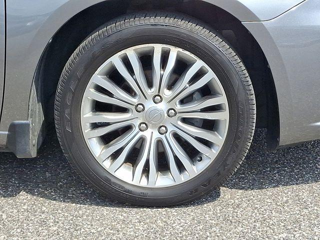 2013 Chrysler 200 Vehicle Photo in WATERTOWN, CT 06795-3318