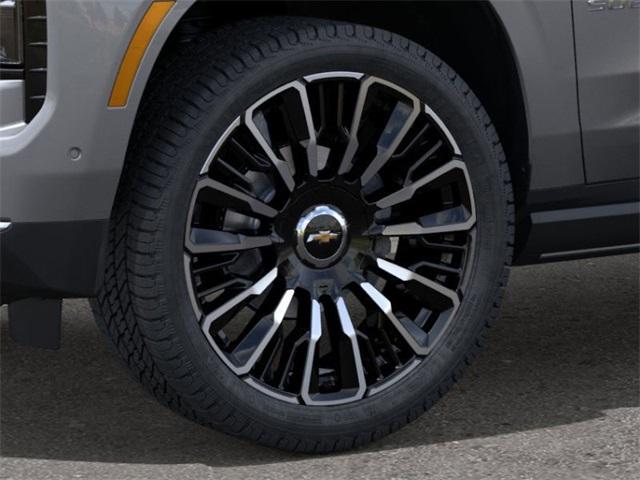 2025 Chevrolet Suburban Vehicle Photo in ENGLEWOOD, CO 80113-6708