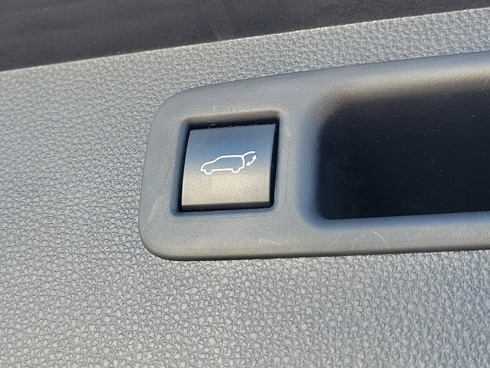 2022 Toyota Highlander Vehicle Photo in Trevose, PA 19053