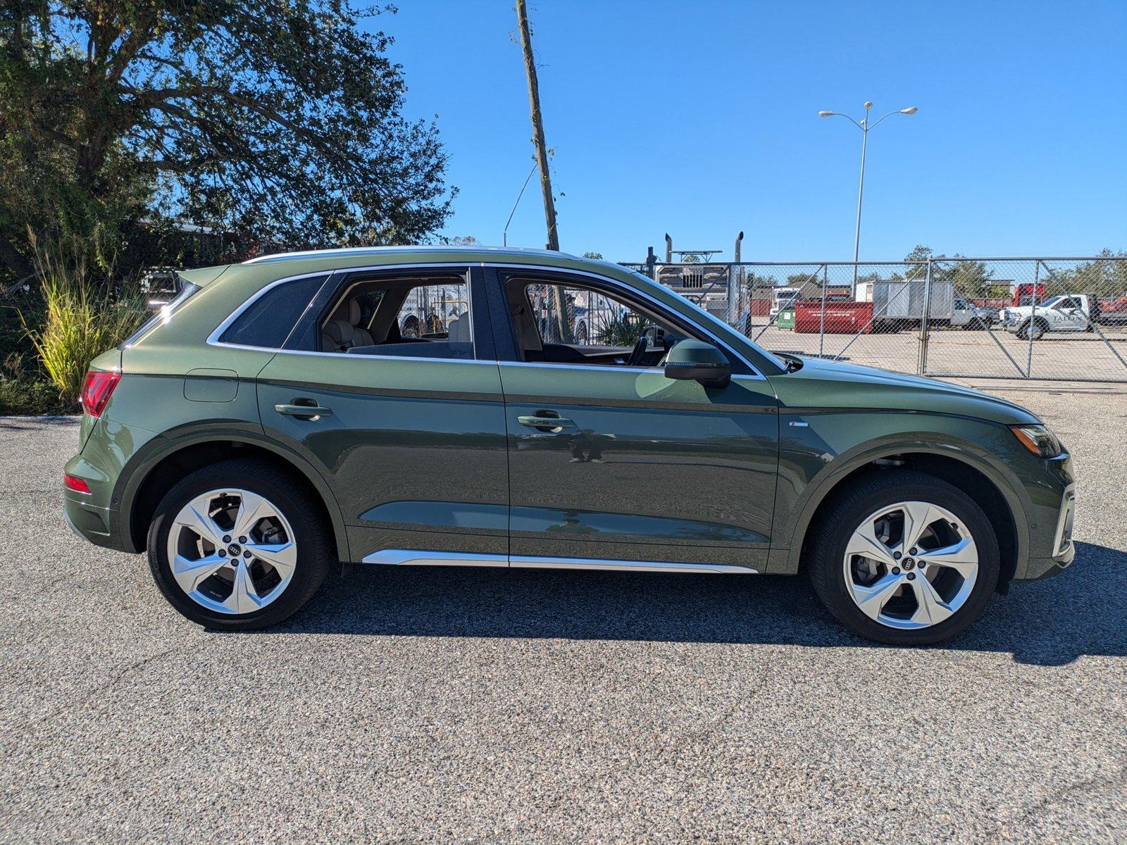 2022 Audi Q5 Vehicle Photo in Sarasota, FL 34231