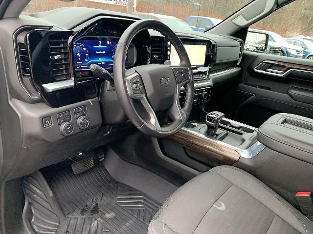 2022 Chevrolet Silverado 1500 Vehicle Photo in MOON TOWNSHIP, PA 15108-2571