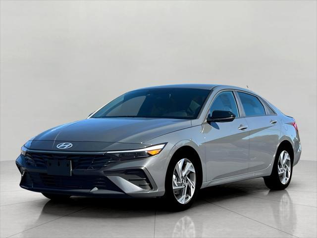 2025 Hyundai ELANTRA Vehicle Photo in Green Bay, WI 54304