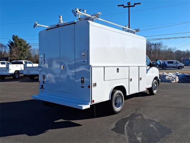 2024 Chevrolet Express Cutaway 3500 Vehicle Photo in MILFORD, DE 19963-6122