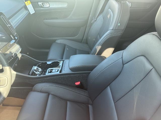 2025 Volvo XC40 Vehicle Photo in Grapevine, TX 76051