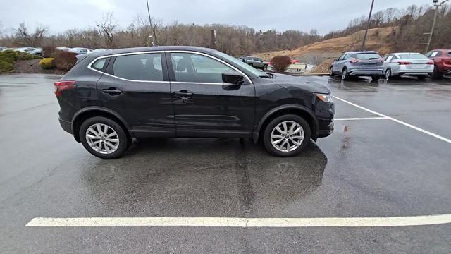 2021 Nissan Rogue Sport Vehicle Photo in Pleasant Hills, PA 15236