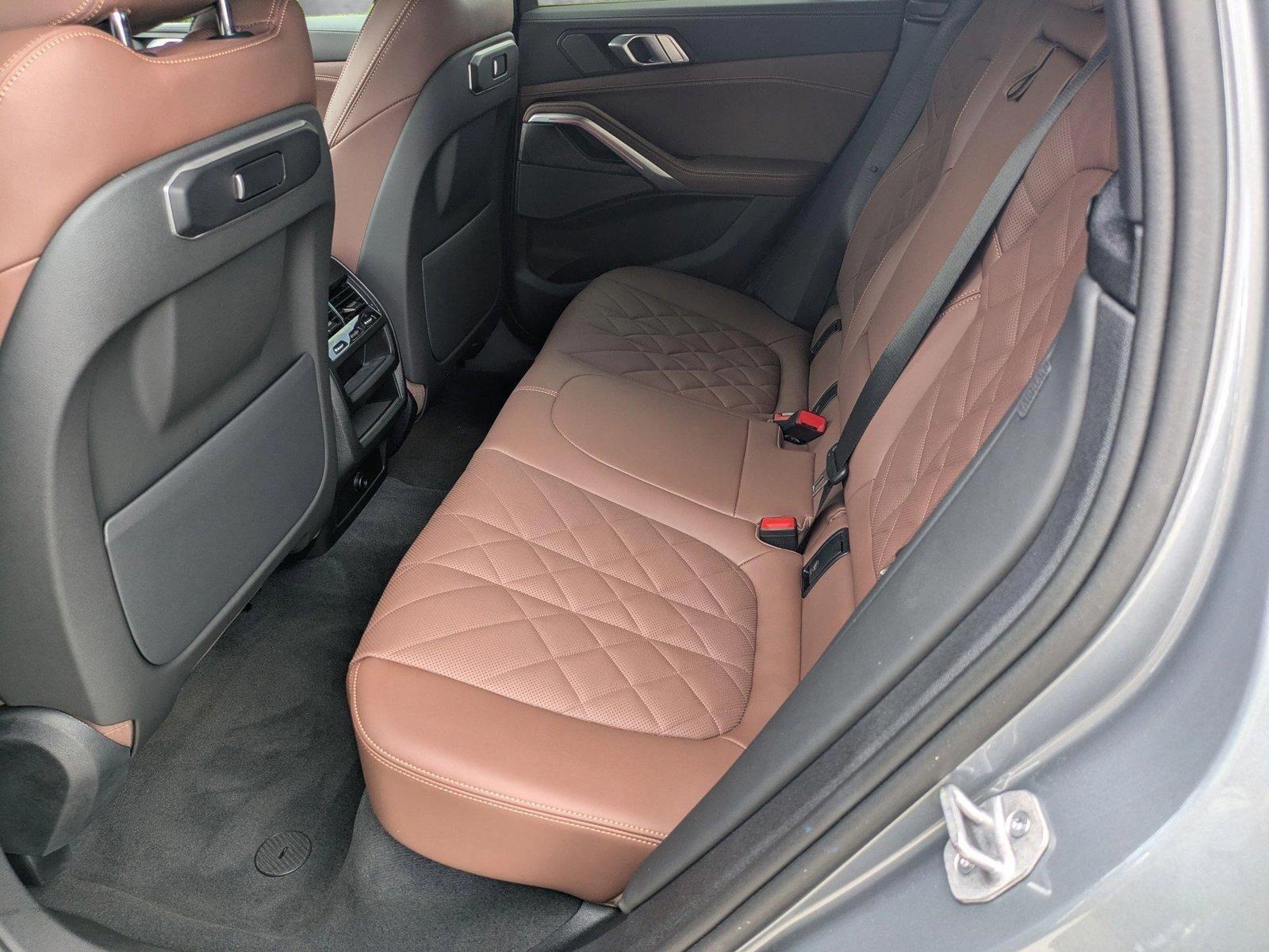 2024 BMW X6 xDrive40i Vehicle Photo in Sarasota, FL 34231
