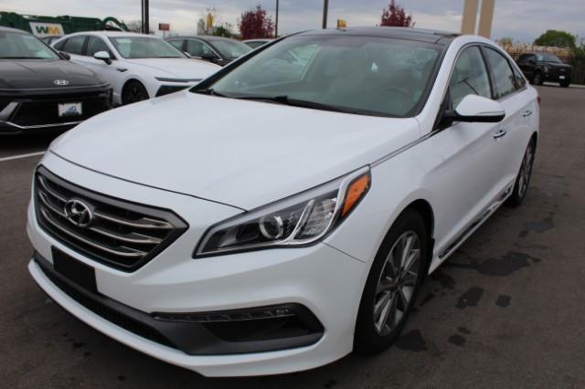 2016 Hyundai SONATA Vehicle Photo in Green Bay, WI 54304