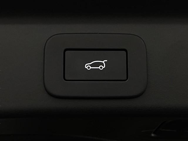 2025 Jaguar F-PACE Vehicle Photo in Appleton, WI 54913