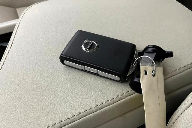 2023 Volvo XC90 Vehicle Photo in Grapevine, TX 76051