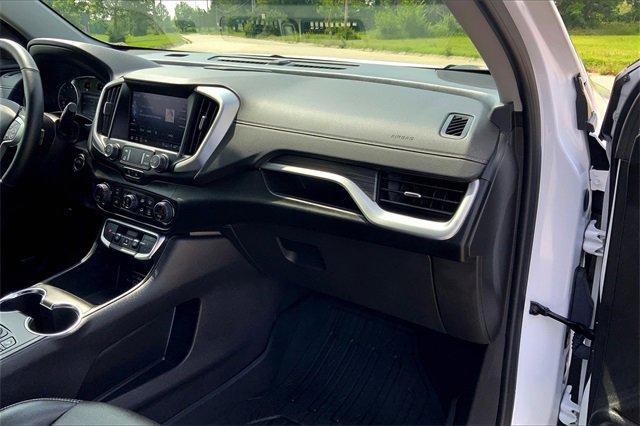 2024 GMC Terrain Vehicle Photo in TOPEKA, KS 66609-0000