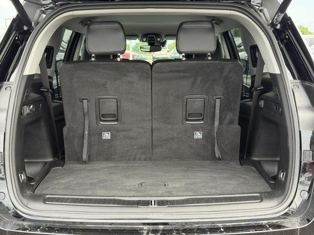 2023 Jeep Grand Cherokee L Vehicle Photo in COLUMBIA, MO 65203-3903
