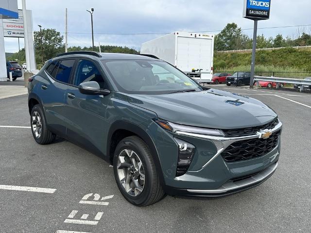 2025 Chevrolet Trax Vehicle Photo in GARDNER, MA 01440-3110