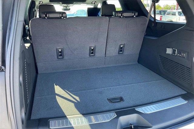 2024 Chevrolet Suburban Vehicle Photo in INDEPENDENCE, MO 64055-1314