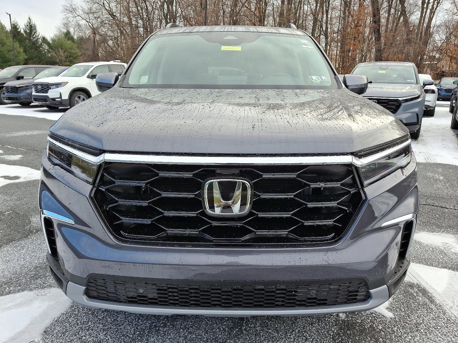 2025 Honda Pilot Vehicle Photo in Harrisburg, PA 17111