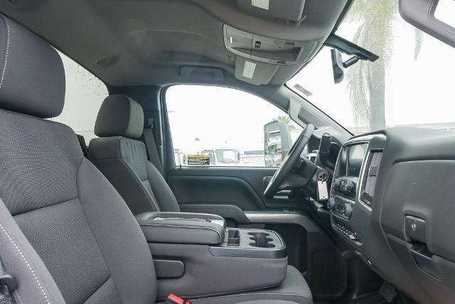 2023 Chevrolet Silverado Chassis Cab Vehicle Photo in VENTURA, CA 93003-8585