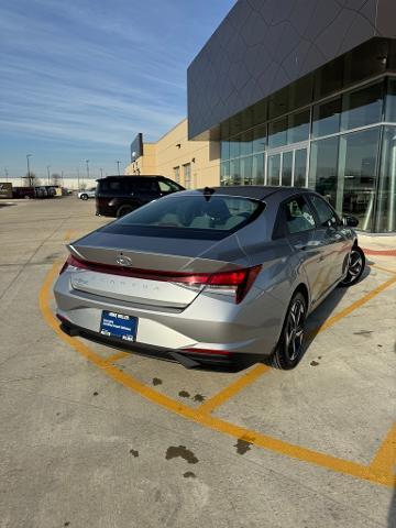 2023 Hyundai ELANTRA Vehicle Photo in Peoria, IL 61615