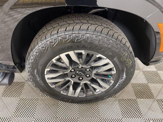 2025 Chevrolet Tahoe Vehicle Photo in PHOENIX, AZ 85014-3381
