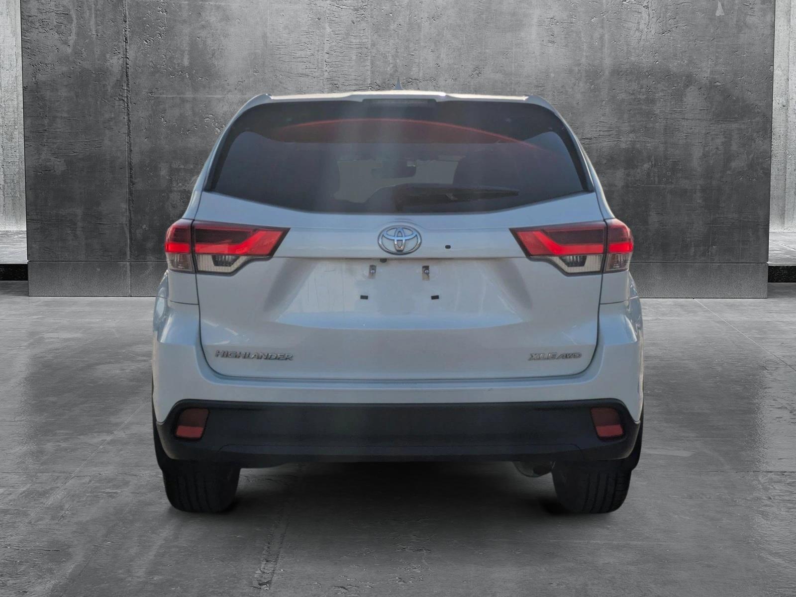 2019 Toyota Highlander Vehicle Photo in LAUREL, MD 20707-4697
