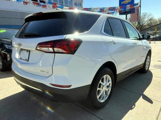 Used 2022 Chevrolet Equinox LT with VIN 3GNAXUEVXNL172615 for sale in Roslyn, NY
