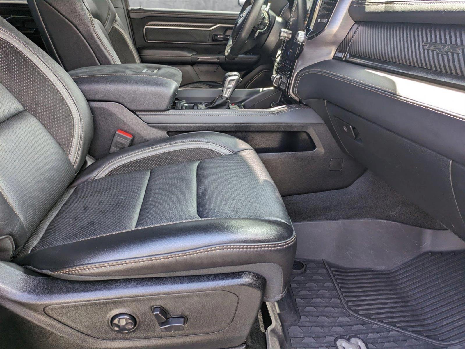 2024 Ram 1500 Vehicle Photo in GREENACRES, FL 33463-3207