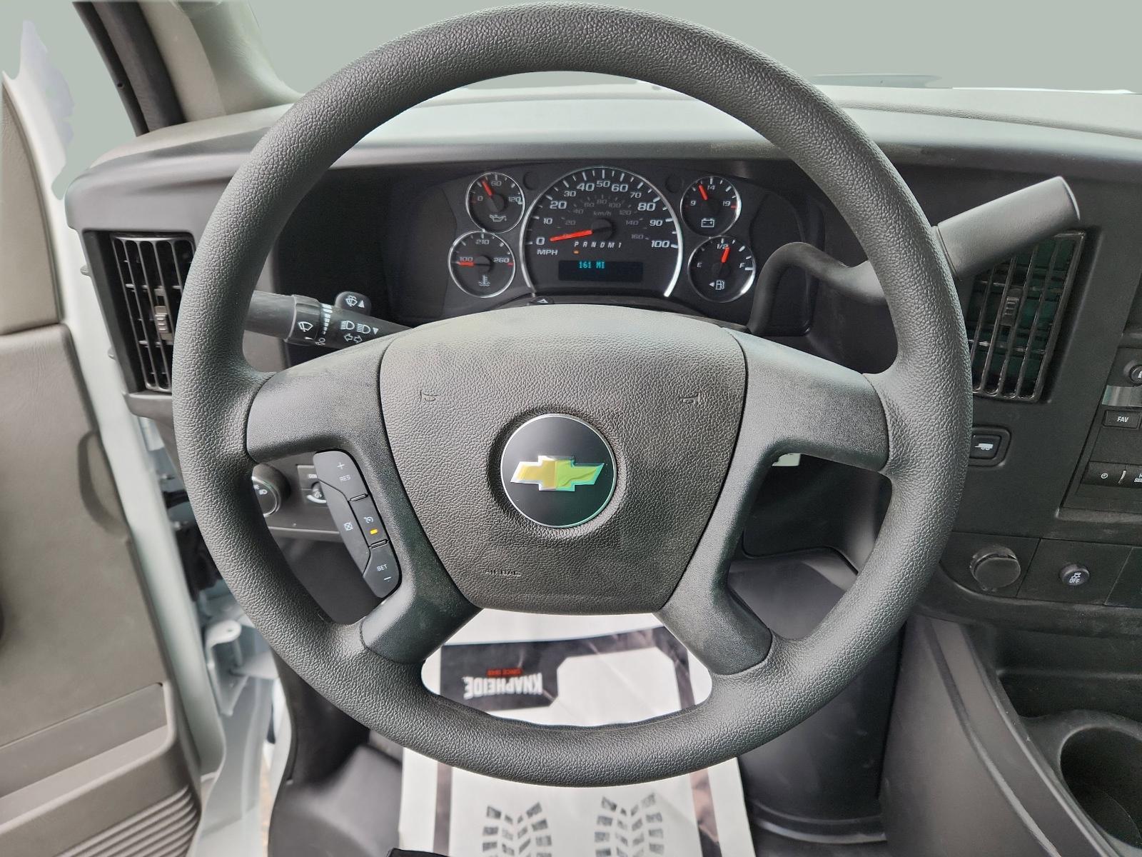 2025 Chevrolet Express Cutaway 4500 Vehicle Photo in GEORGETOWN, TX 78626-7508