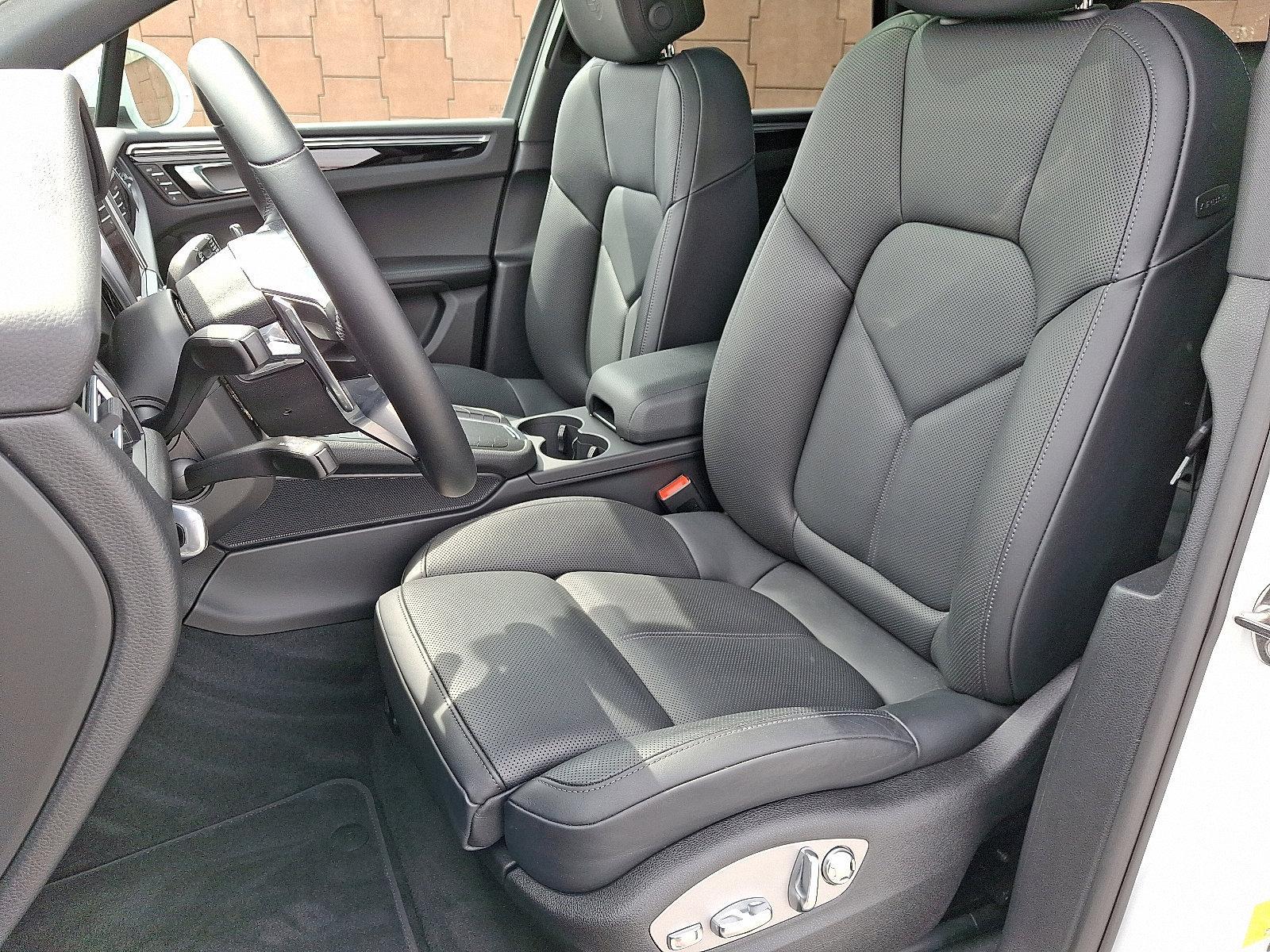 2020 Porsche Macan Vehicle Photo in Lancaster, PA 17601