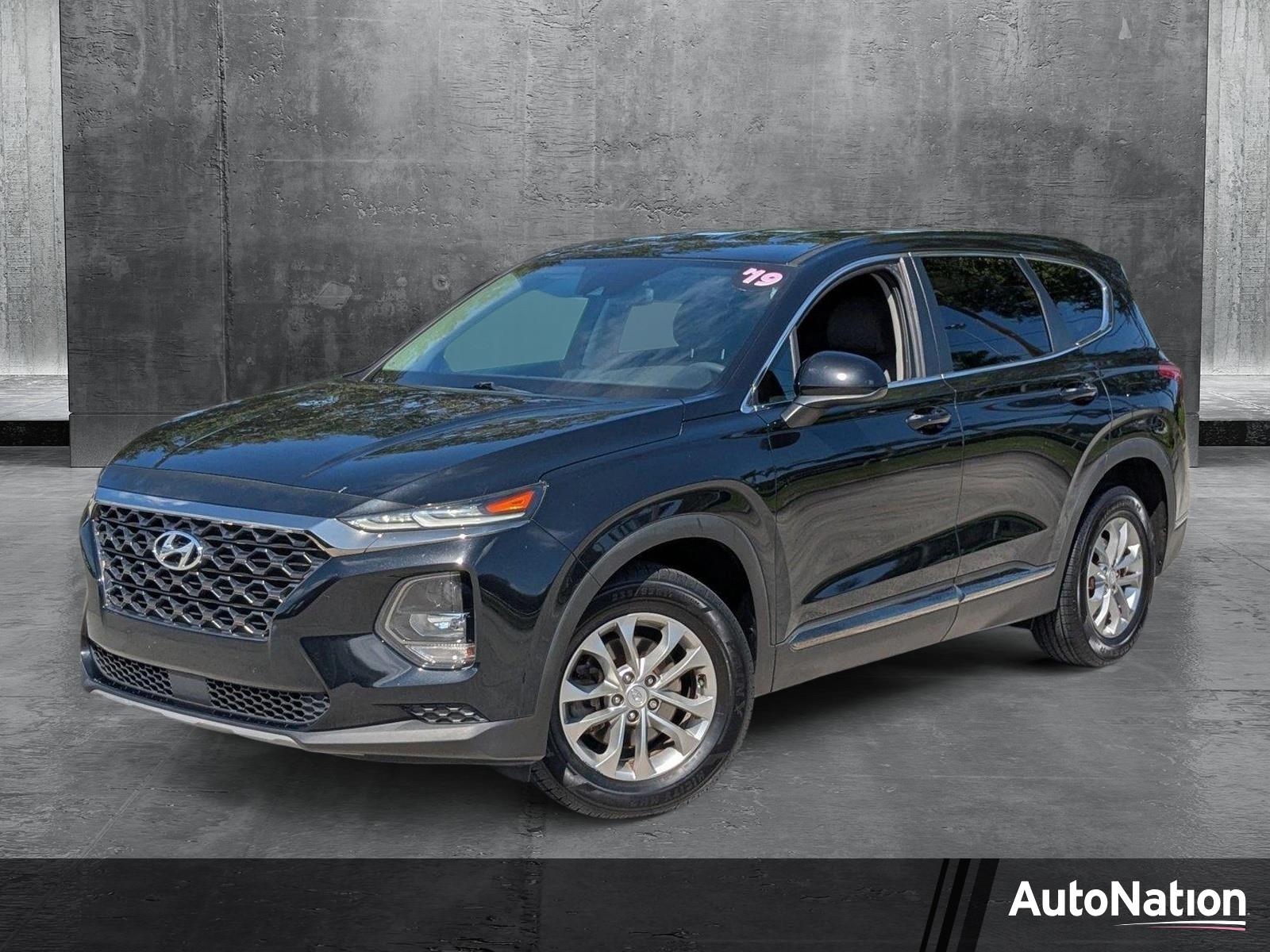 2019 Hyundai Santa Fe Vehicle Photo in PEMBROKE PINES, FL 33024-6534