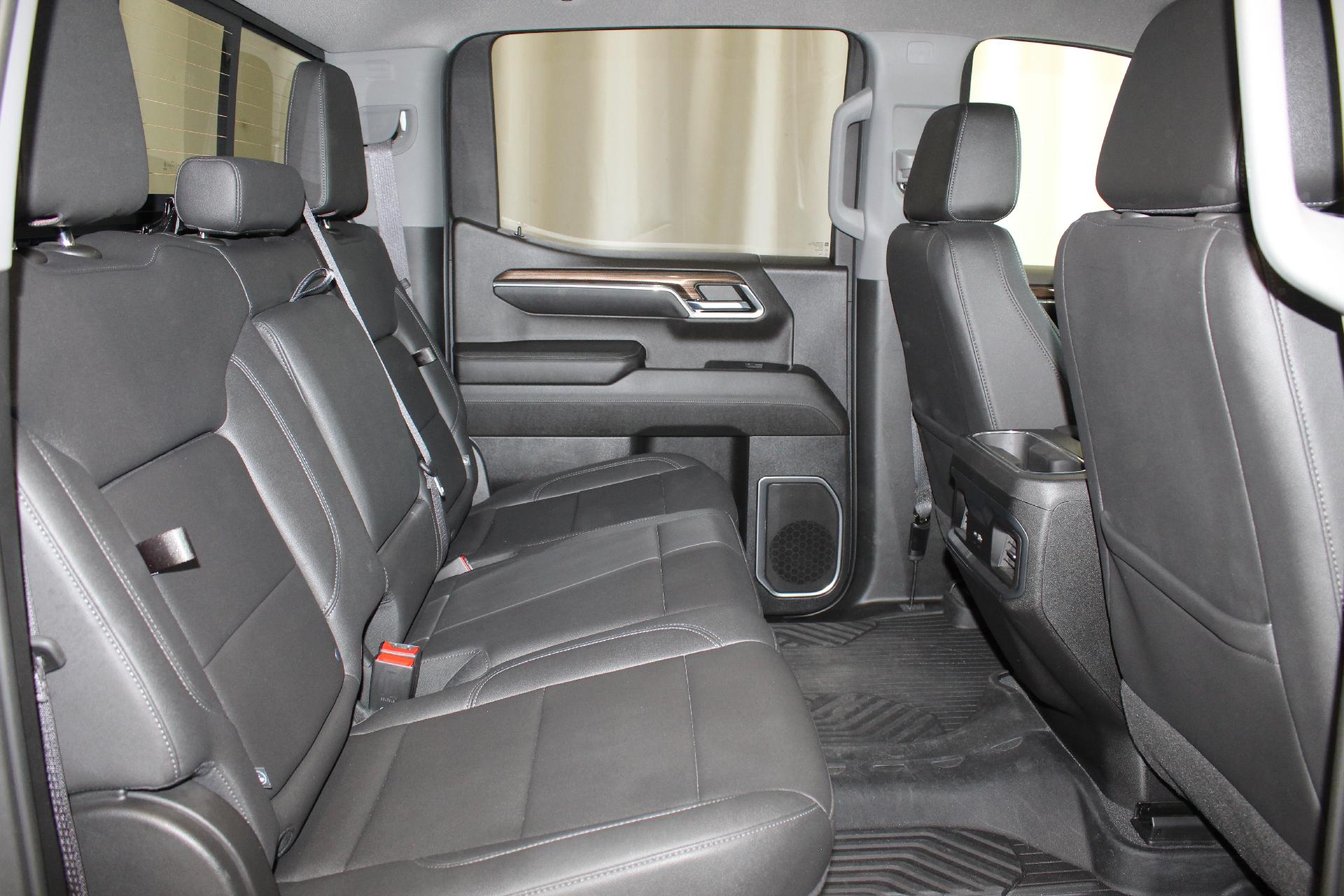 2023 Chevrolet Silverado 1500 Vehicle Photo in NORTHAMPTON, MA 01060-1120