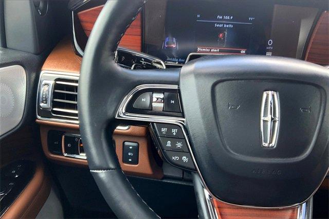 2024 Lincoln Navigator Vehicle Photo in TOPEKA, KS 66609-0000