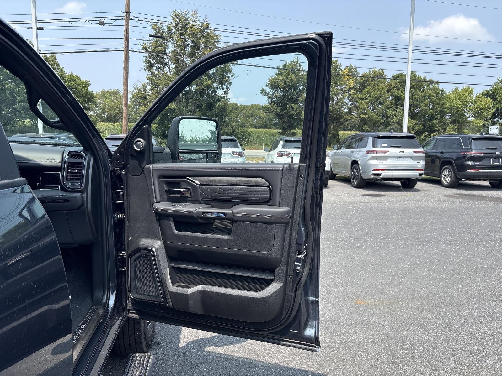 2025 Ram 3500 Vehicle Photo in Mechanicsburg, PA 17050-1707
