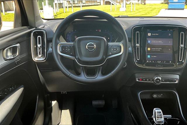 2025 Volvo XC40 Vehicle Photo in Houston, TX 77007