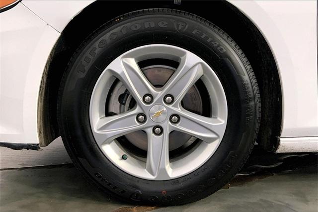 2024 Chevrolet Malibu Vehicle Photo in KANSAS CITY, MO 64114-4545