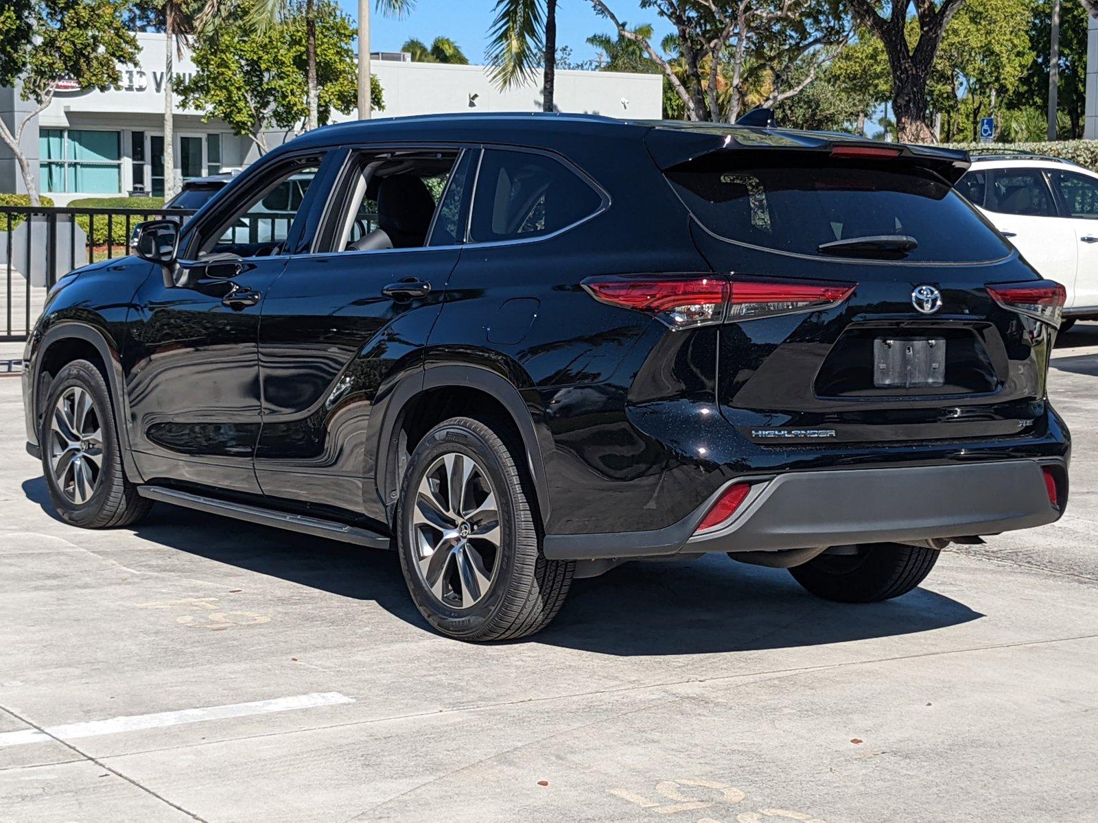 2020 Toyota Highlander Vehicle Photo in Davie, FL 33331