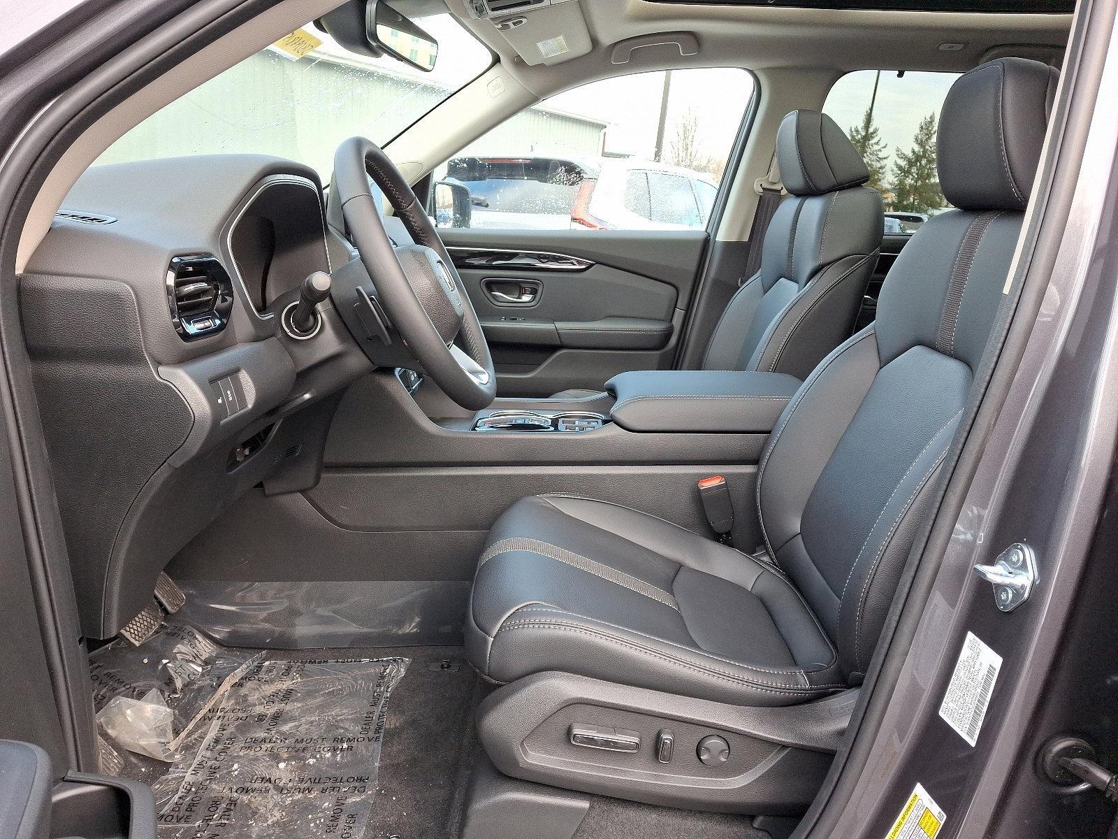2025 Honda Pilot Vehicle Photo in Harrisburg, PA 17111
