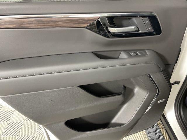 2025 Chevrolet Tahoe Vehicle Photo in PHOENIX, AZ 85014-3381