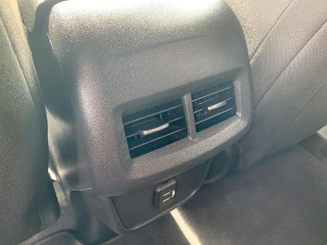 2022 Chevrolet Equinox Vehicle Photo in MOON TOWNSHIP, PA 15108-2571