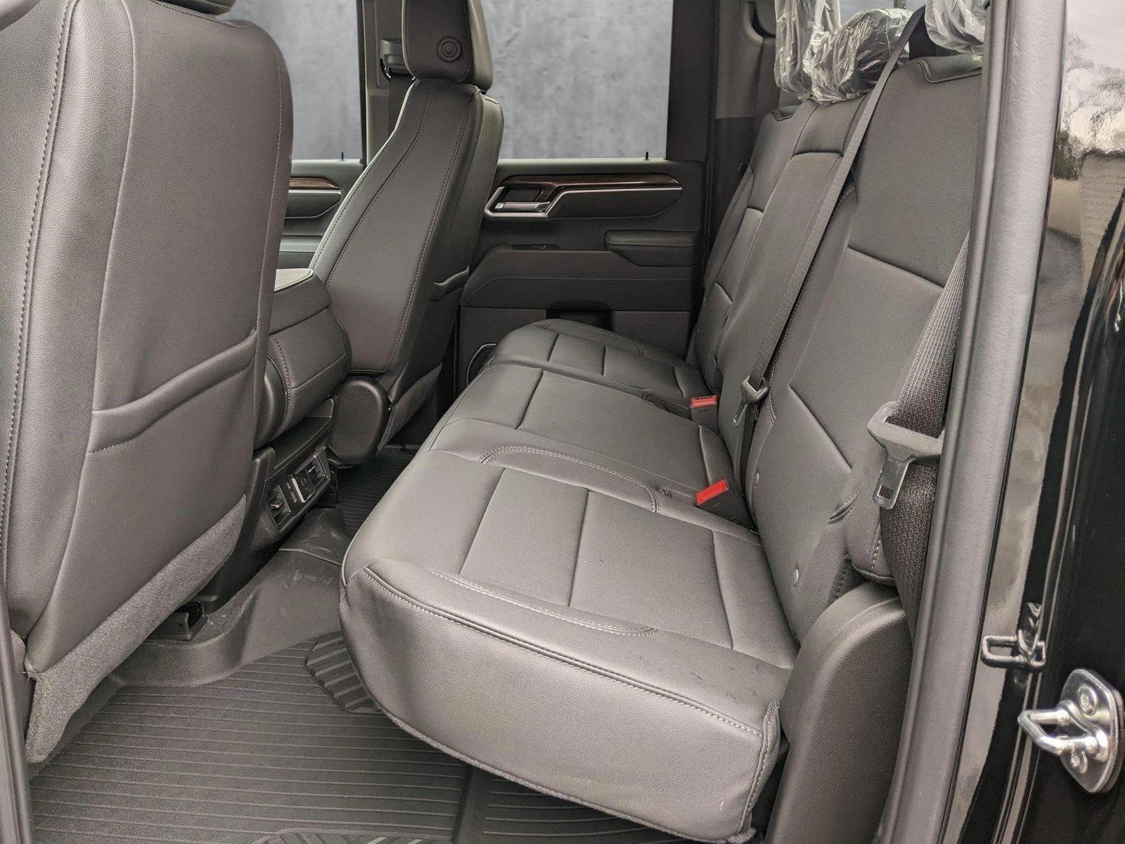 2025 Chevrolet Silverado 2500 HD Vehicle Photo in TIMONIUM, MD 21093-2300