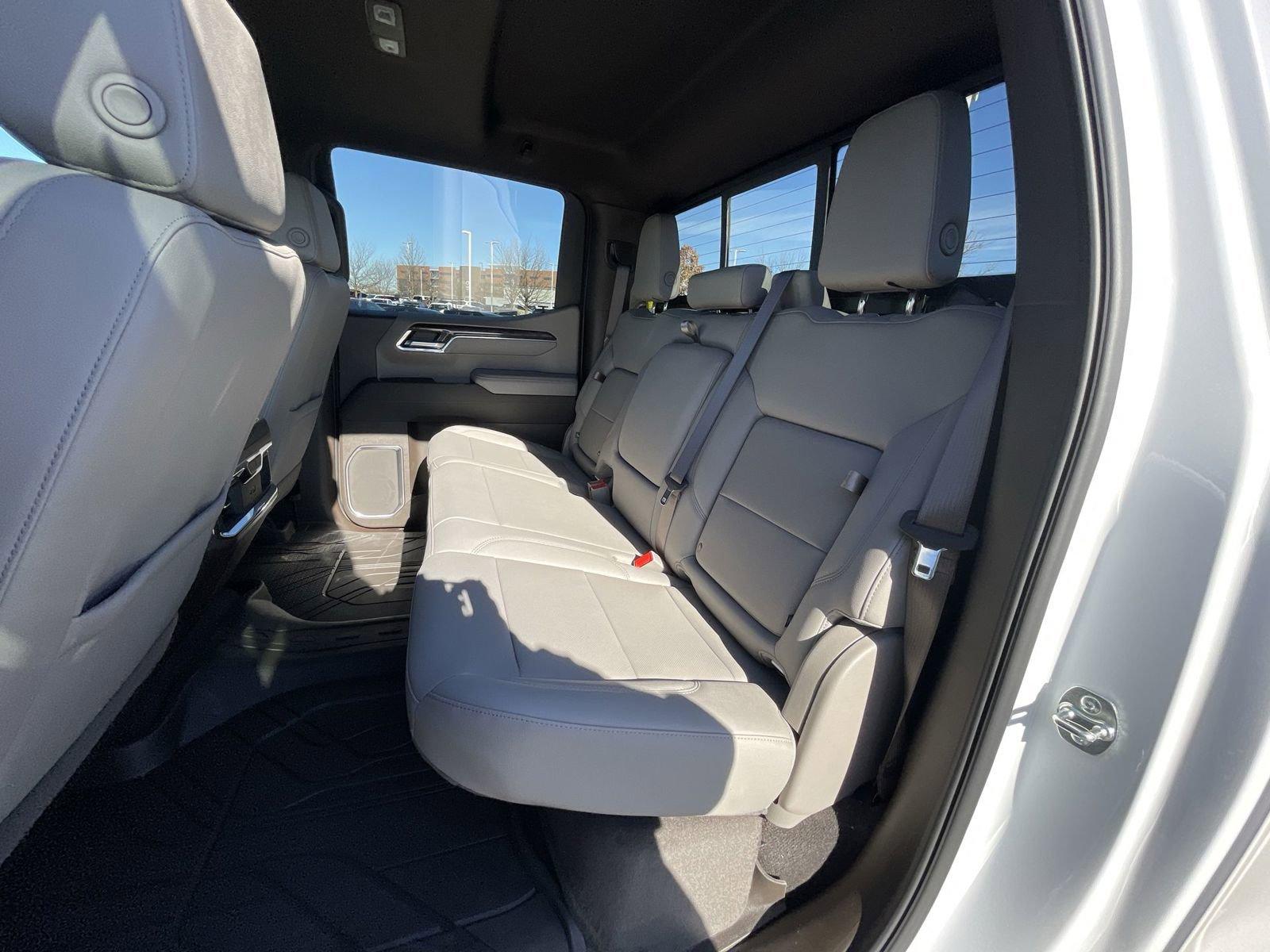 2025 Chevrolet Silverado 1500 Vehicle Photo in BENTONVILLE, AR 72712-4322