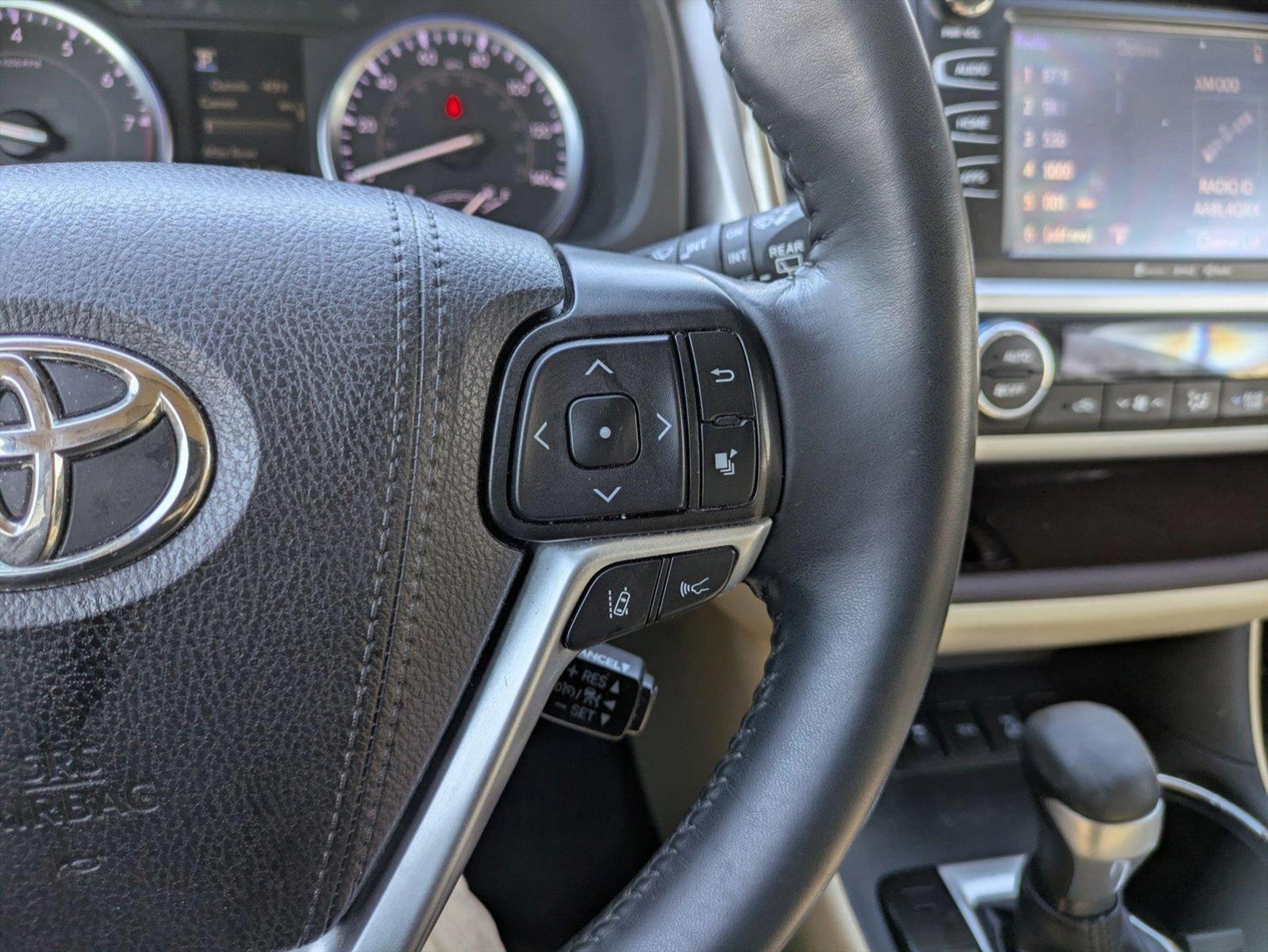 2019 Toyota Highlander Vehicle Photo in LAUREL, MD 20707-4697
