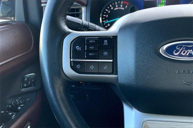 2022 Ford Expedition Vehicle Photo in TOPEKA, KS 66609-0000