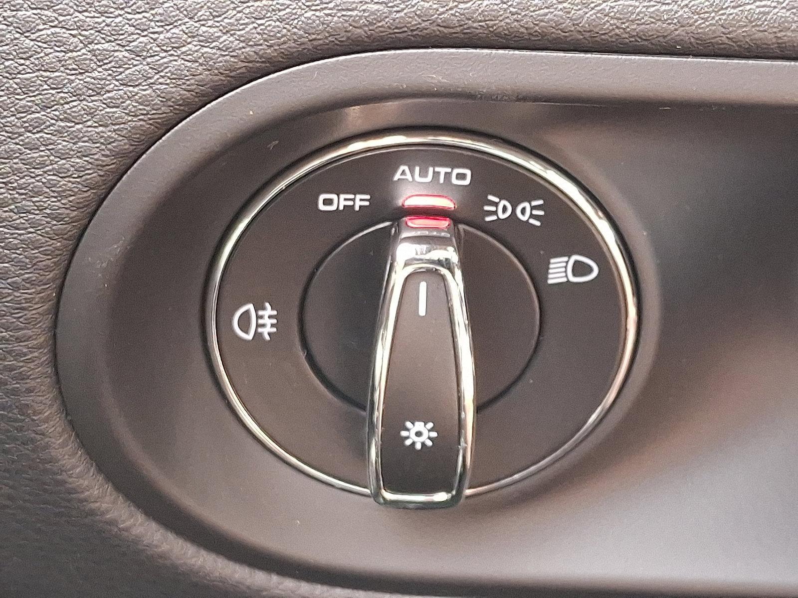 2020 Porsche Macan Vehicle Photo in Lancaster, PA 17601