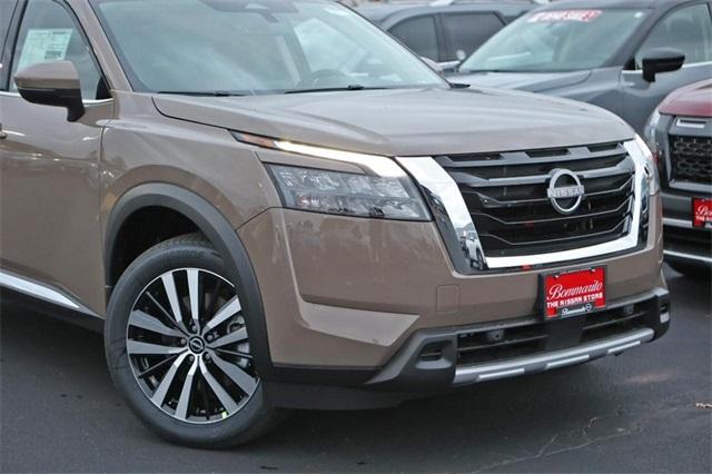 2025 Nissan Pathfinder Vehicle Photo in Hazelwood, MO 63042